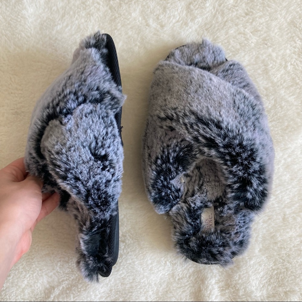 Fuzzy Slippers - Picture 2 of 5